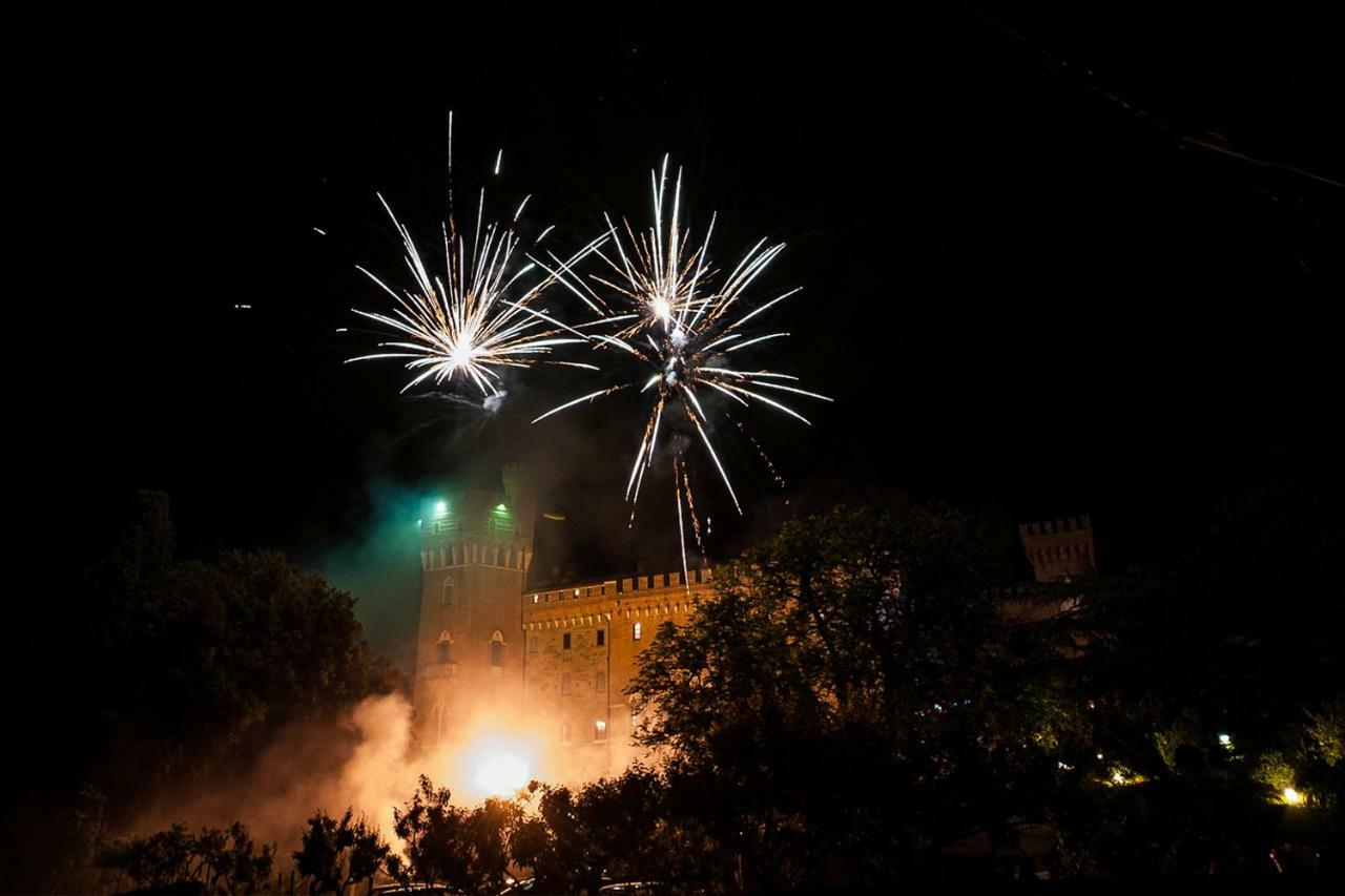 アレッツォ Castello Di Valenzanoヴィラ エクステリア 写真