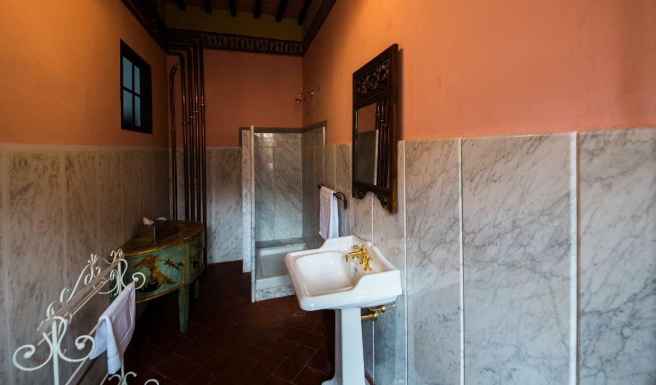 アレッツォ Castello Di Valenzanoヴィラ エクステリア 写真
